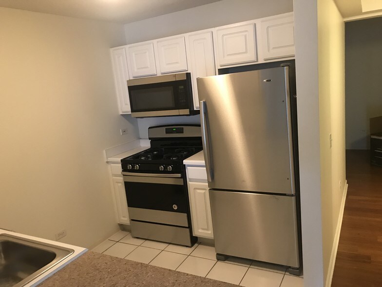 Building Photo - 545 N Dearborn St