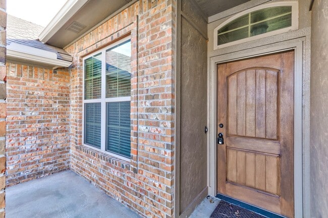 Building Photo - 308 Stoneridge Dr