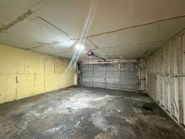 Building Photo - 1407 Madison Ct