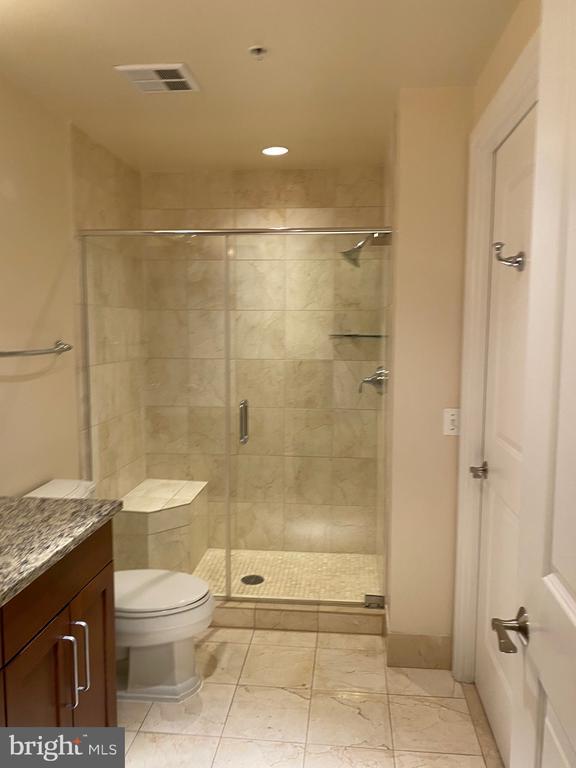 Building Photo - 8220 Crestwood Heights Dr