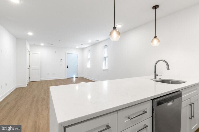 Building Photo - 1335 N Marston St