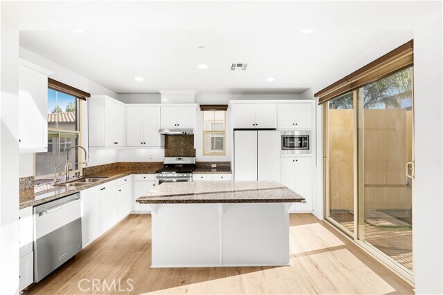 Building Photo - 202 Borrego