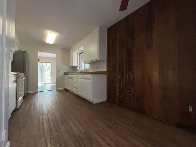 Building Photo - Beautiful West Davis home available in June