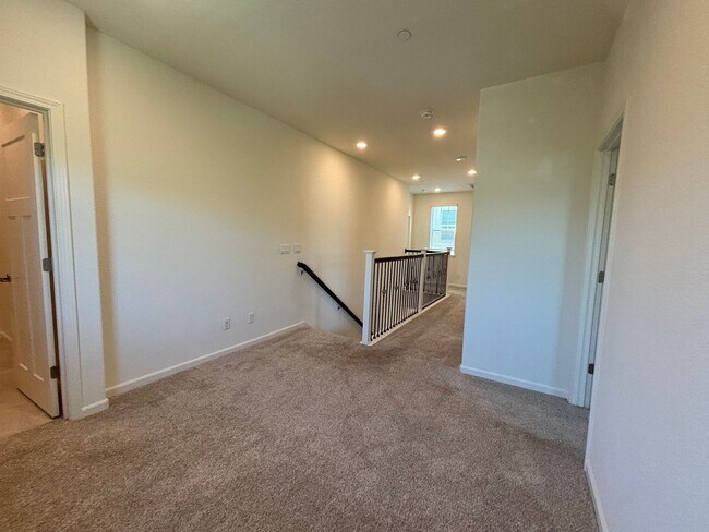 Building Photo - Spacious 4 Bedroom, 3 Bath Home with Bonus Room, 2 Car Garage in Westpark Village!