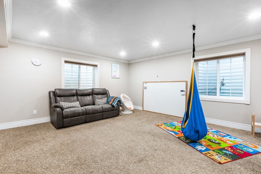 Building Photo - 6002 W Olympiad Ln