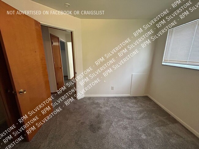 Building Photo - 17483 Allen St