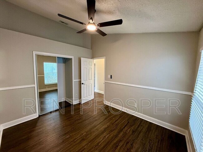 Building Photo - 9503 Rosewalk Ct