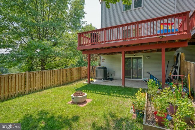 Building Photo - 3760 Bonnybridge Pl