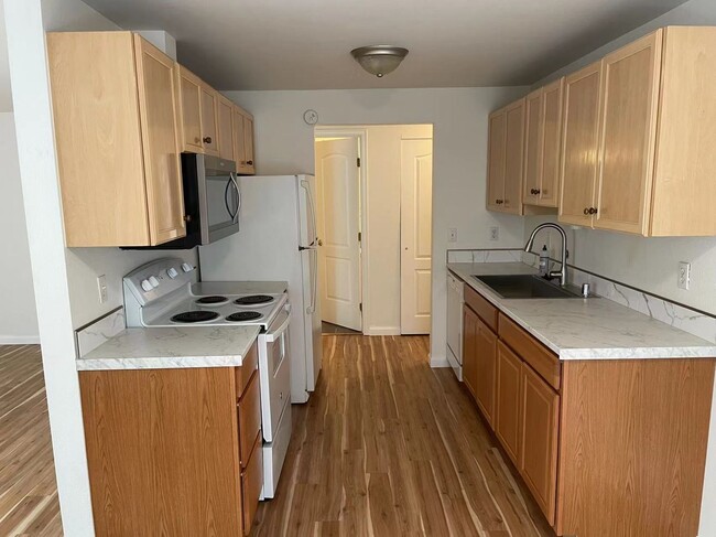 Building Photo - Beautiful 2-bed 2-bath condo unit for rent