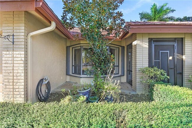 Building Photo - 2225 SW Creekside Dr