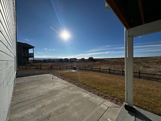 Building Photo - "Experience Spacious Living in Elizabeth!"