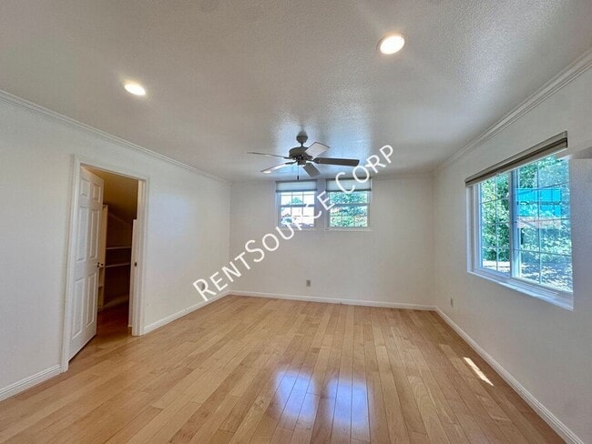 Building Photo - 25341 Irving Ln