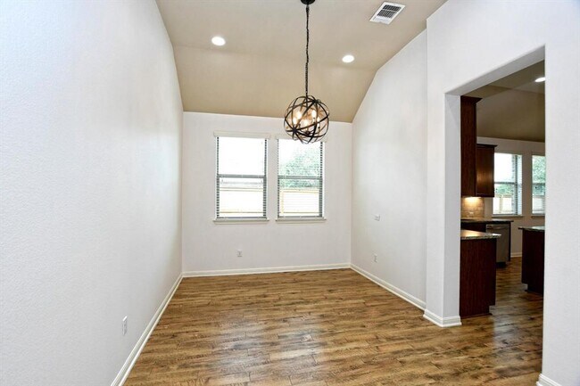 Building Photo - 2213 Lookout Range Dr