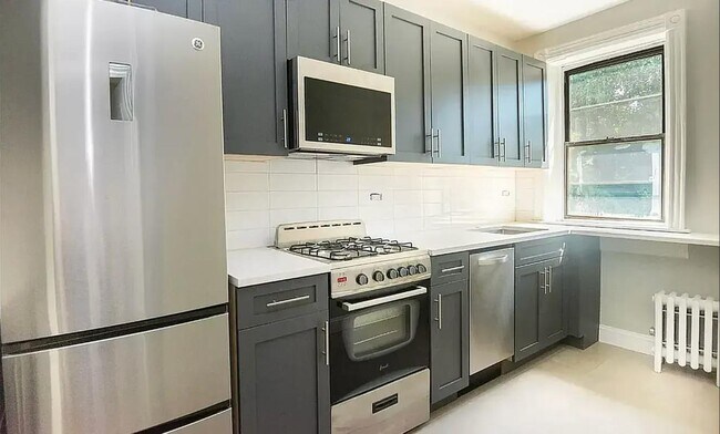 Building Photo - 1 Bedroom in Prospect Heights/Park Slope Area!