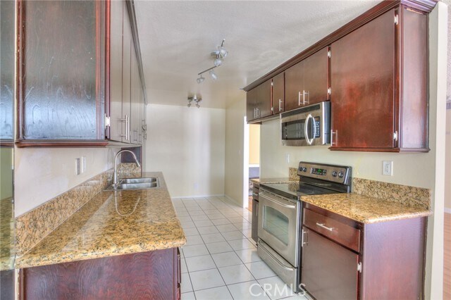 Building Photo - 125 S Sierra Madre Blvd