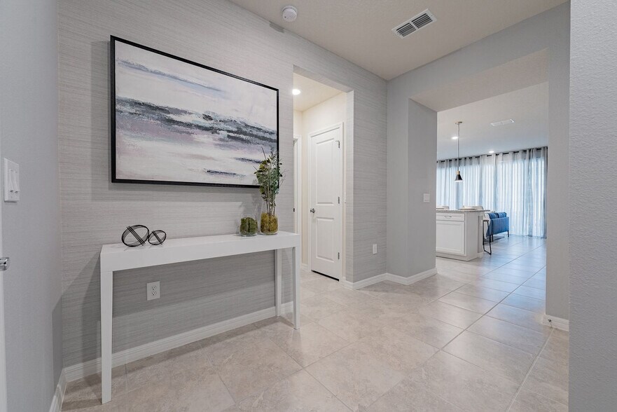 Building Photo - 890 Paradise Dr