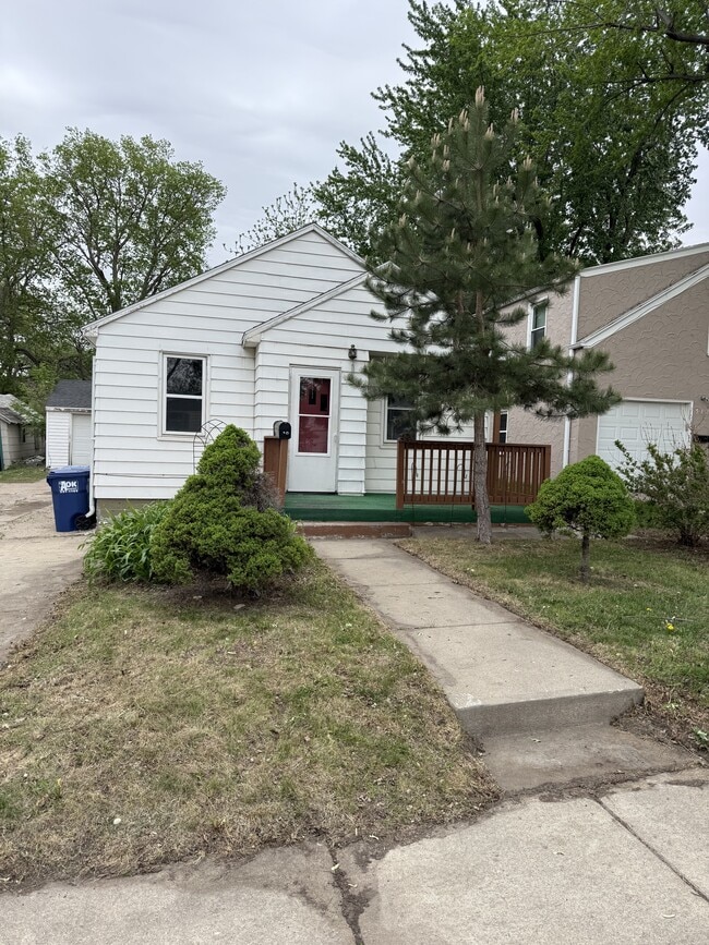 Building Photo - 514 N French Ave