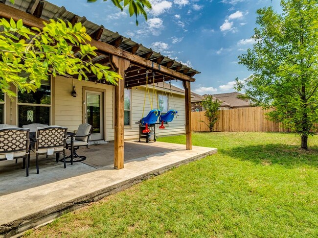 Building Photo - 319 Sandstone Trail