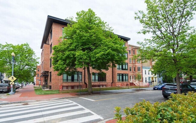 Building Photo - One Bedroom Condo in the Heart of the City + Rooftop Deck **Half Month Free on 12 Month Lease**