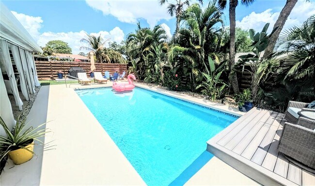 Building Photo - 7477 Mariana Dr