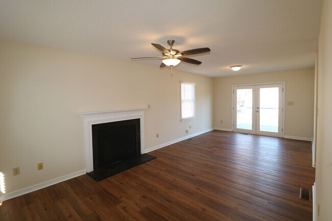 Building Photo - 1517 Bethesda Woods Ln