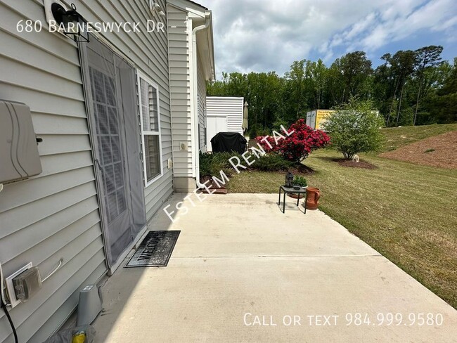 Building Photo - 680 Barneswyck Dr