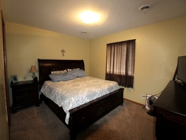 Building Photo - Italian Estates Property Management