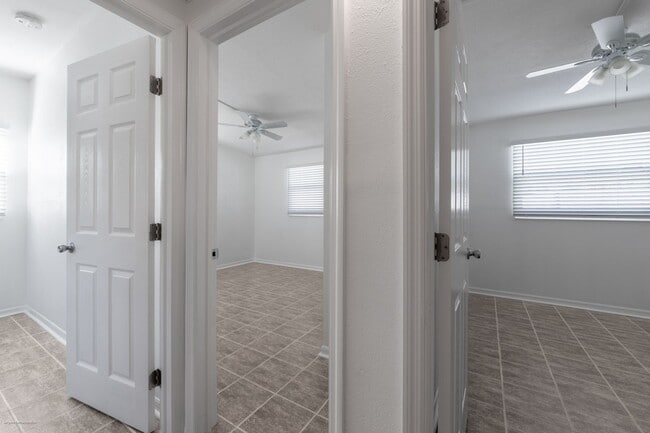 Building Photo - CLOSE TO HISTORIC DISTRICT AND PARKS