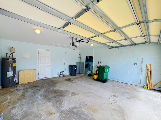 Building Photo - 6416 Las Palmas Way