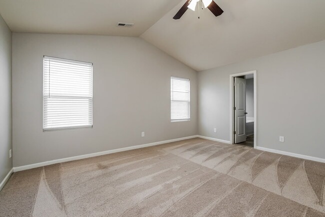 Building Photo - 52 Badger Pass Dr