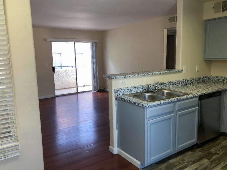 Primary Photo - 3038 Tarpon Dr