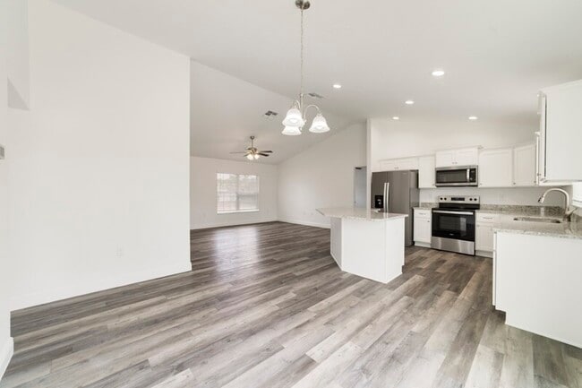 Building Photo - 8424 SW 135th Street Rd