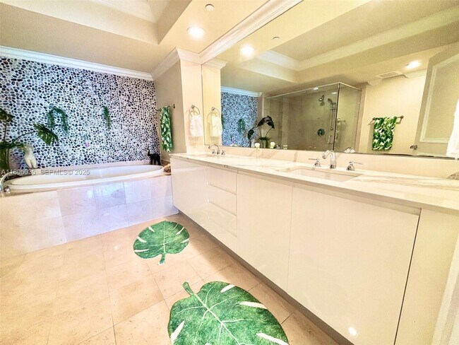 Building Photo - 1830 S Ocean Dr