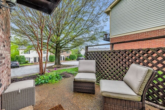 Building Photo - Spotless home in the most convenient locat...