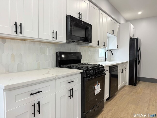 Building Photo - 134 Hubinger St