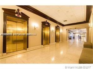 Building Photo - 2030 S Ocean Dr