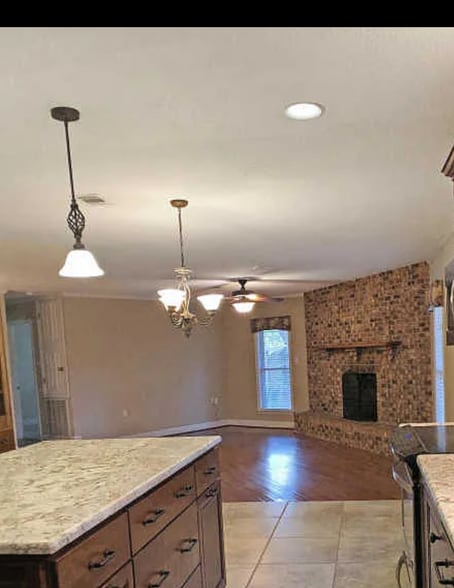 Building Photo - 1704 Pat Dr