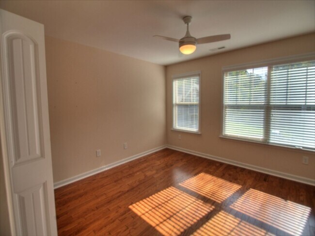 Building Photo - Charming 4-Bed, 3-Bath Home for Rent in Ru...