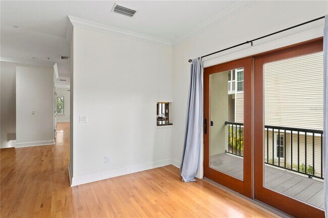 Building Photo - 512 S Glen Ave