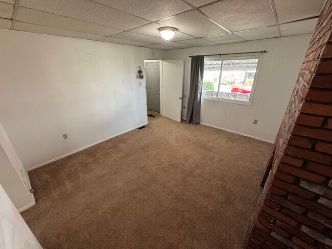 Building Photo - 724 Wills St