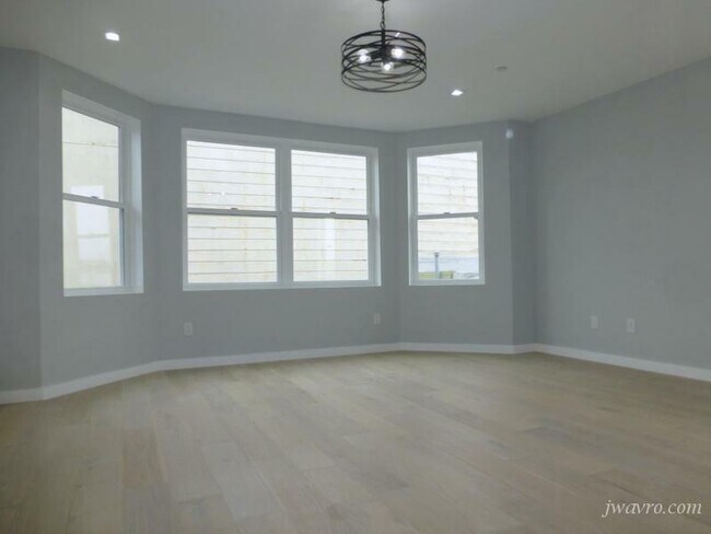 Building Photo - 1545 Clement St
