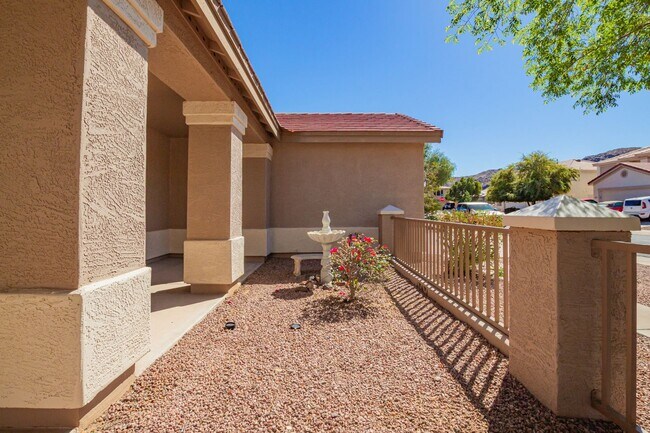 Building Photo - Spacious & Elegant Home with Resort-Style Backyard in Gated Community