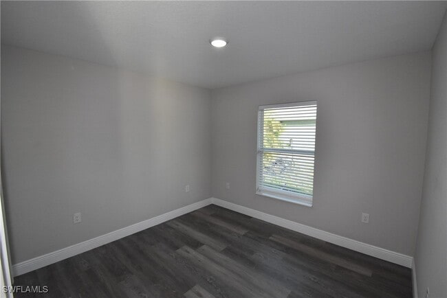 Building Photo - 202 Seagrape St