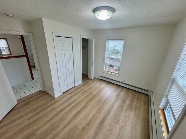 Building Photo - 17 Hudson St