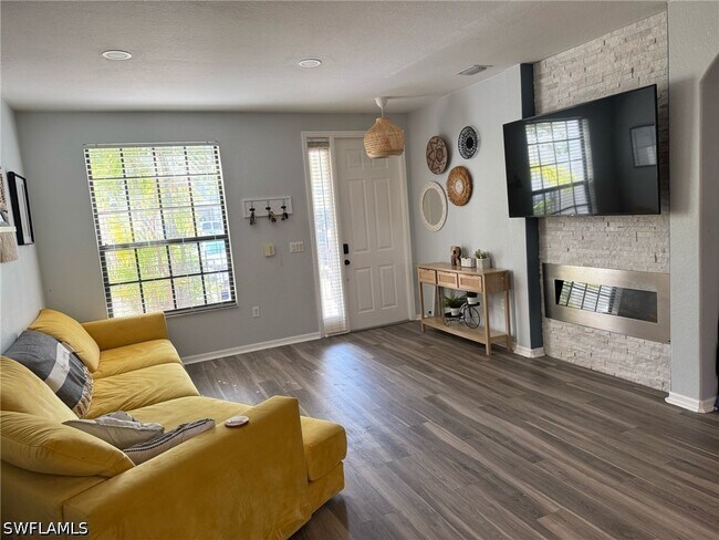 Building Photo - 15582 Summit Pl Cir