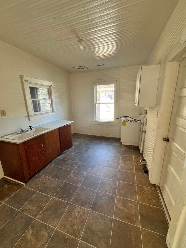 Building Photo - 2/1 House in Downtown Shelby, NC