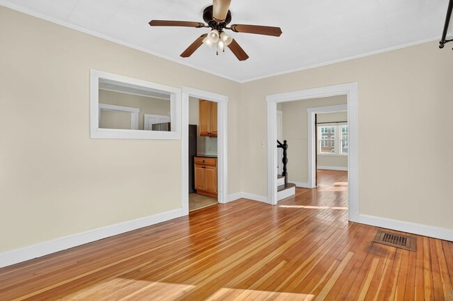 Building Photo - 157-159 Pleasant Street