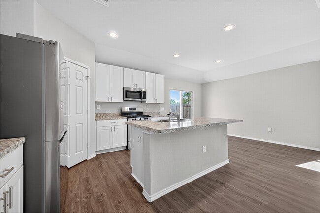 Building Photo - 15171 Willow Tree Ln