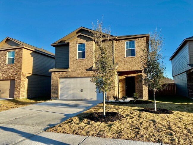 Building Photo - Experience Luxury Living: 4 Beds, 2.5 Bath...