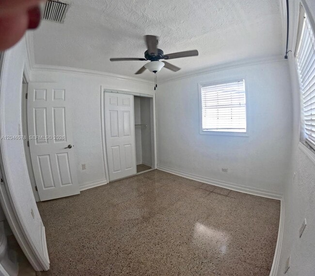 Building Photo - 5720 SW 38th Ct